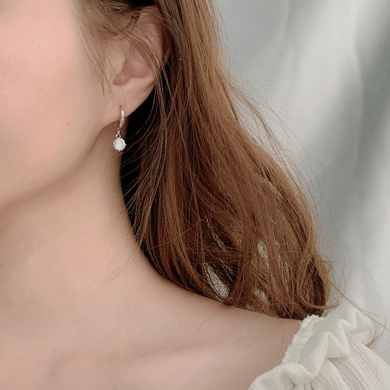 【AR019】S925 Moissanite hook 4-prong setting pierce